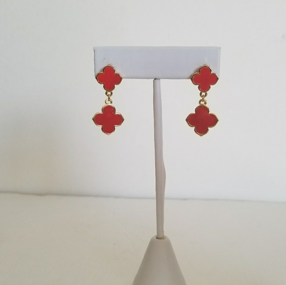 Gold nacklace,16" long Red four leaf clover. - Picture 5 of 7